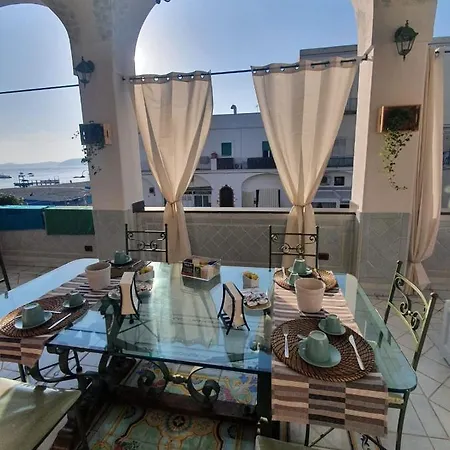 La Finestra Sul Mare Bed & Breakfast Ischia