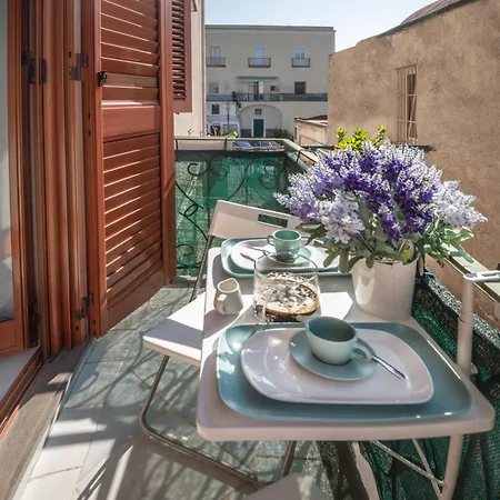 La Finestra Sul Mare Bed & Breakfast *